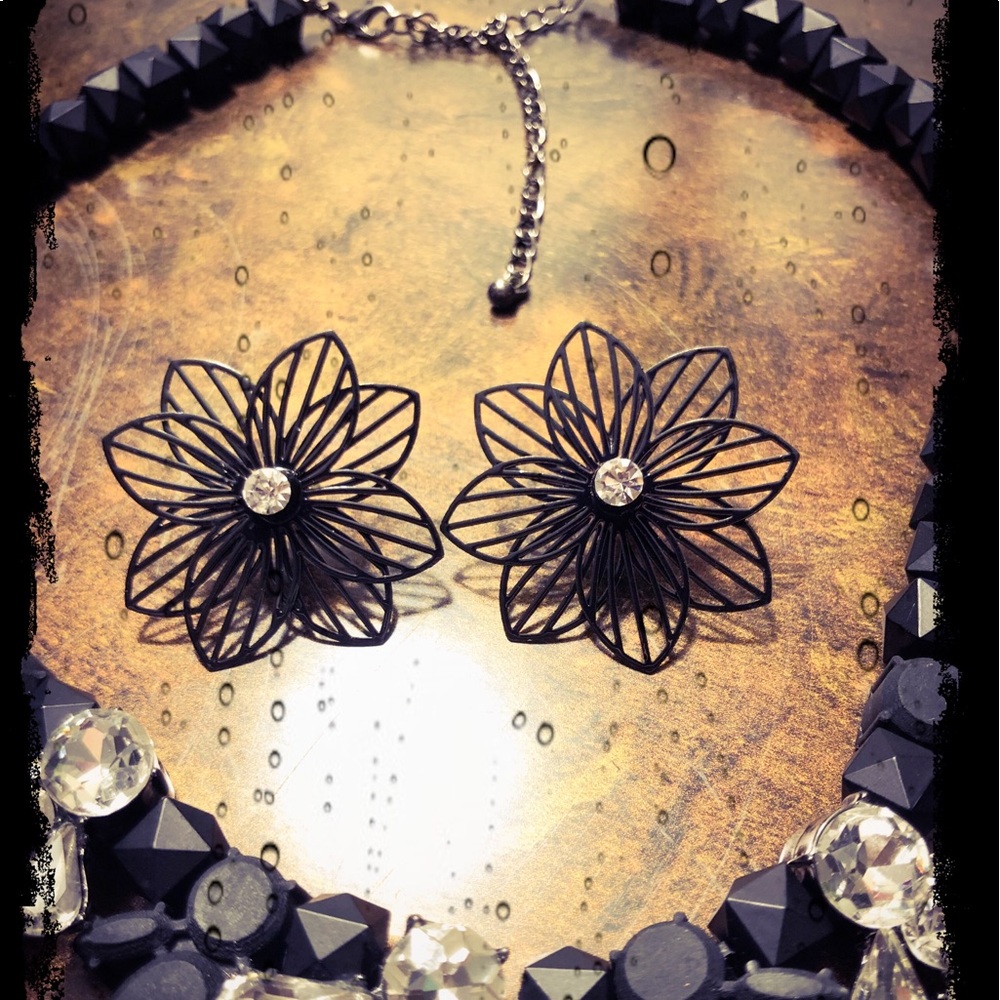 Black Flower Petal Stud Earrings